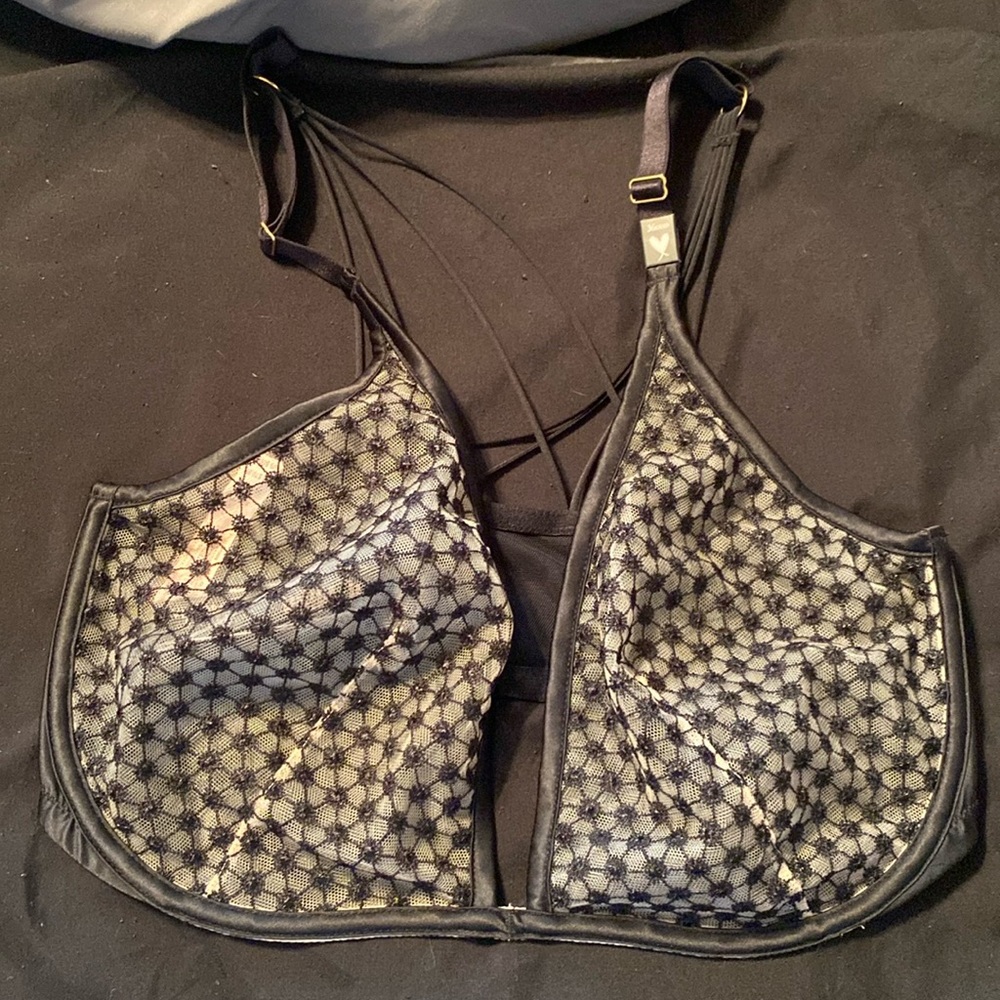 NWT VS Bra